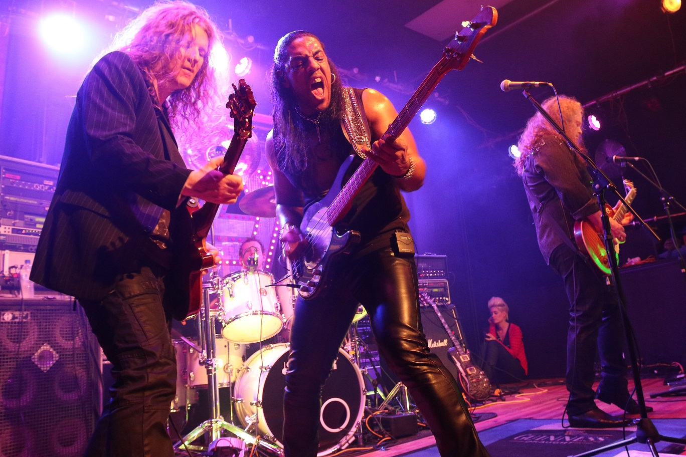 Limehouse Lizzy performing